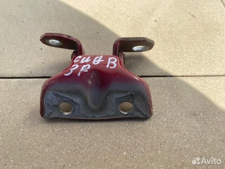 Петля двери задняя правая Kia Ceed (ED)