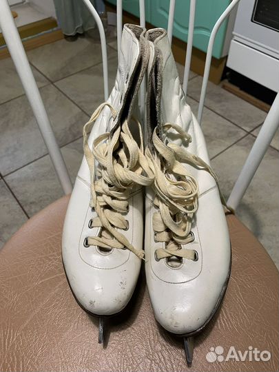 Коньки фигурные женские 38 размер