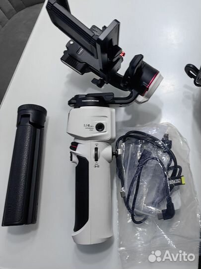 Продам стабилизатор Zhiyun crane-m3 combo