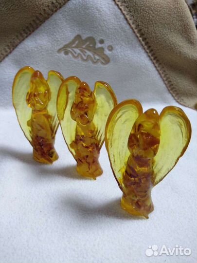Янтарный Ангел с крыльями
