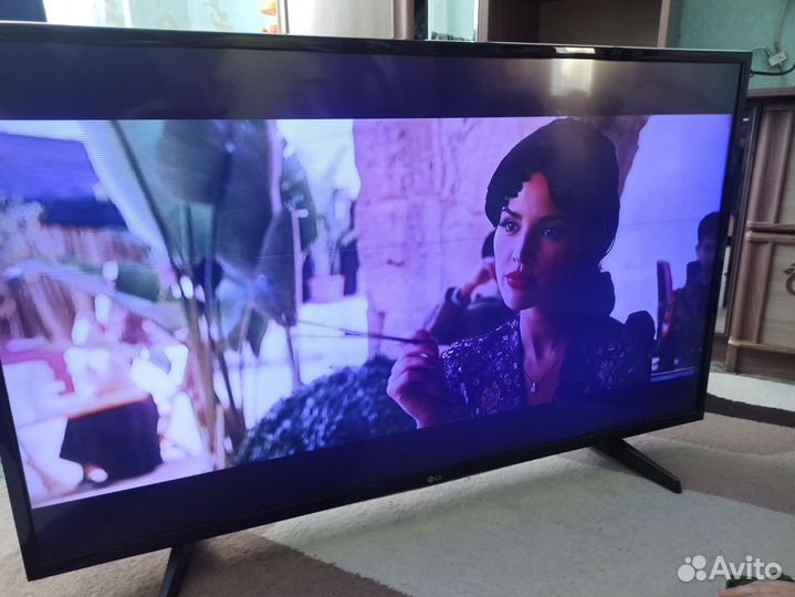Телевизор LG43UH610V