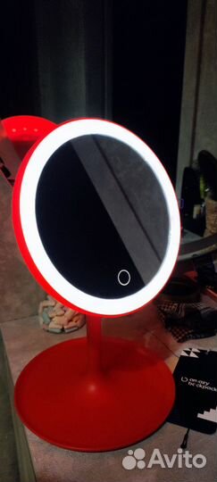 Настольное зеркало с подсветкой
