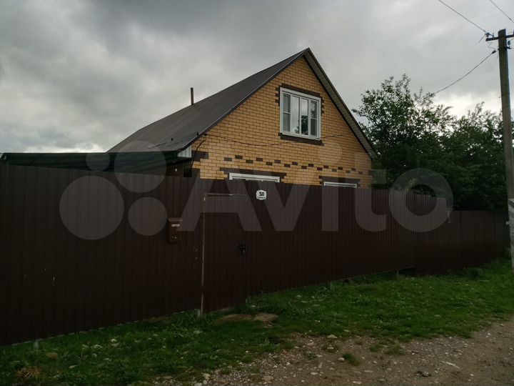 Дом 180 м² на участке 8 сот.