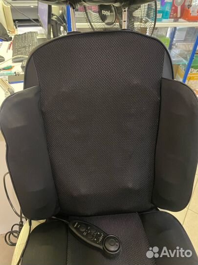 Массажное кресло: массажная накидка и массажер для