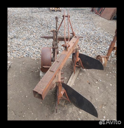 Плуг Светлоградагромаш ПН-3х35, 1994