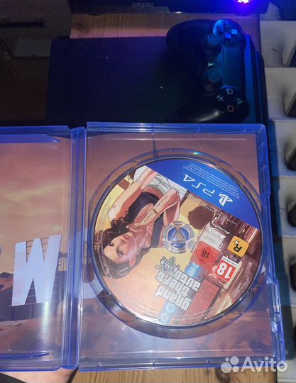 Игровая приставка ps4