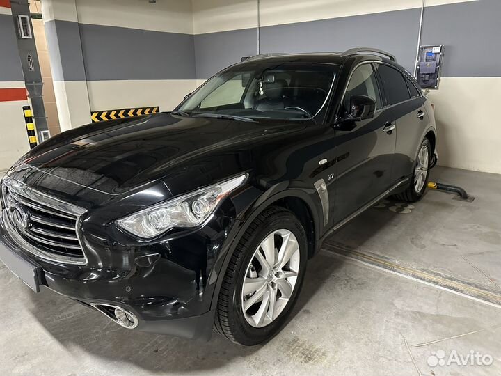 Infiniti QX70 3.7 AT, 2013, 75 000 км