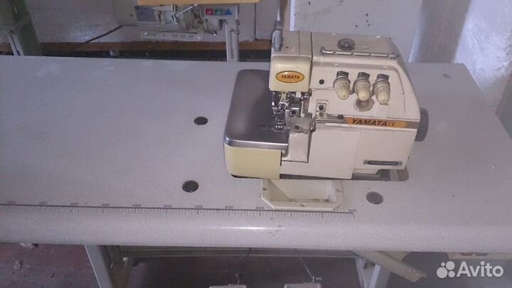 Оверлок yamata для трикотажа трехниточный б/у