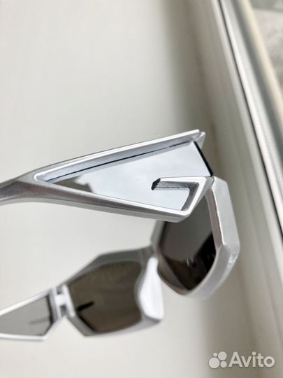 Солнцезащитные очки Givenchy модные