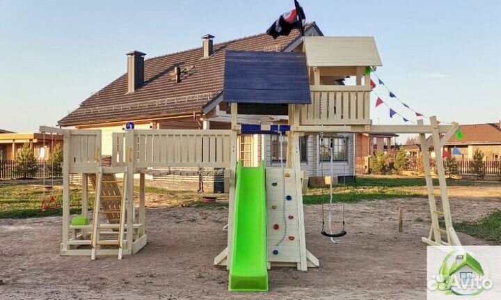 Детская площадка для лета и зимы