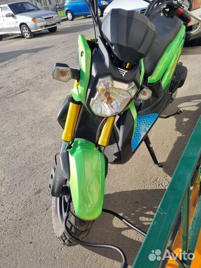 Скутер Vento naced