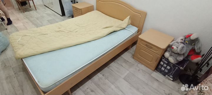 Спальный гарнитур