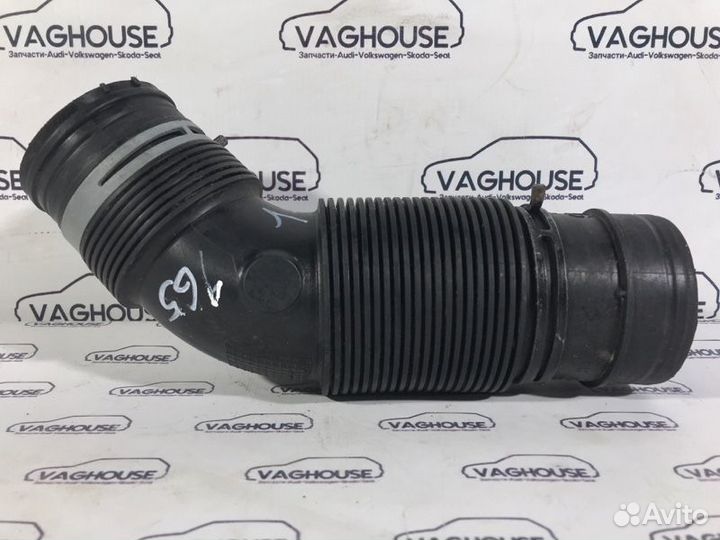 Патрубок воздушного фильтра Audi Q7 4.2 BAR 2006