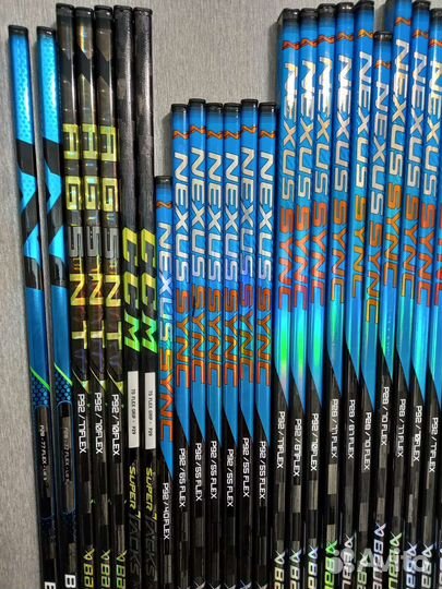 Хоккейные клюшки bauer,ccm. Краги хоккейные CCM