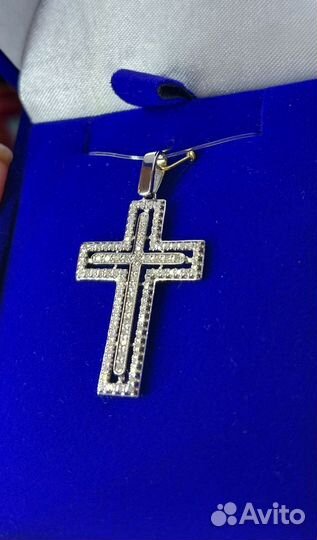 Золотые подвески с драгоценными камнями