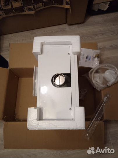 Газовая колонка, водонагреватель новая Нева