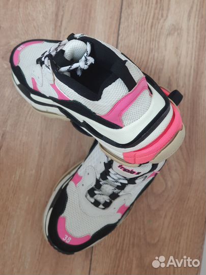 Кроссовки Balenciaga triple s на 39