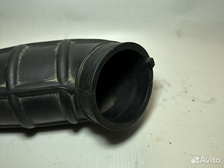 Патрубок воздушного фильтра Hyundai Santa Fe I