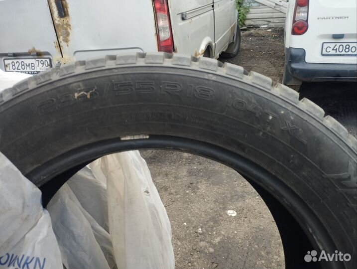 Nokian Tyres Hakkapeliitta 8 SUV 235/55 R18 104T