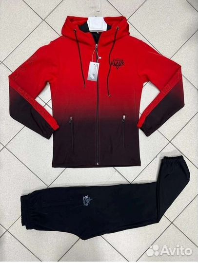 Костюм спортивный женский новый