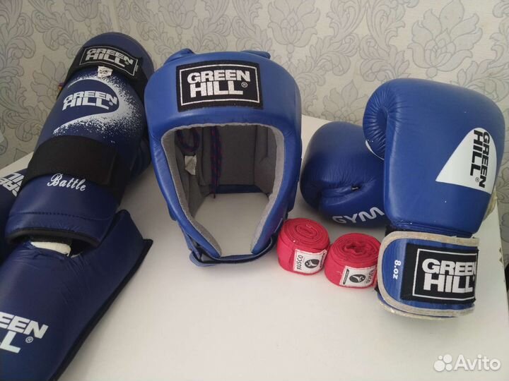 Шлем, перчатки, защита голени Green Hill