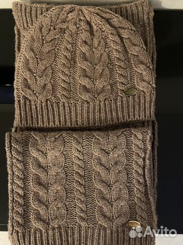 Комплект шапка и шарф prada