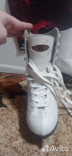 Коньки фигурные женские 35 размер