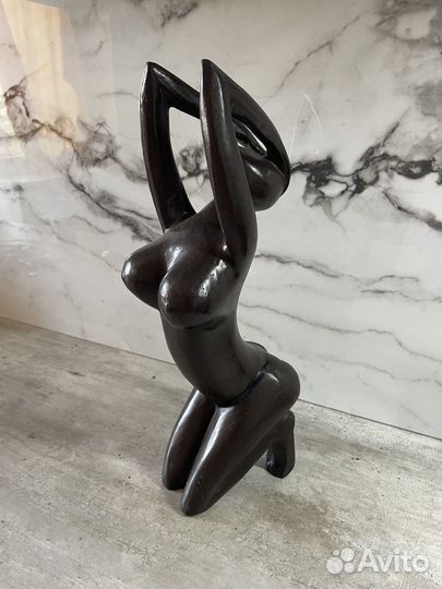 Статуэтка из дерева, из Африки