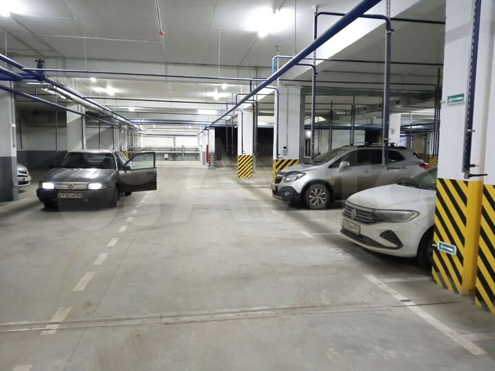 Машиноместо, 14 м²