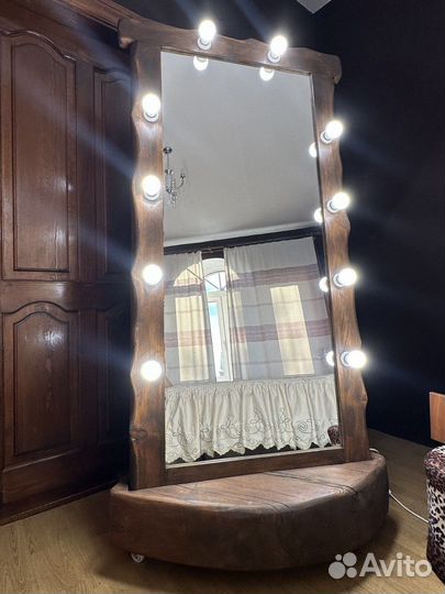 Гримерное зеркало эксклюзивное