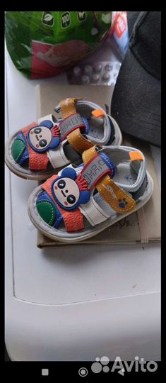 Автолюлька, сандалии