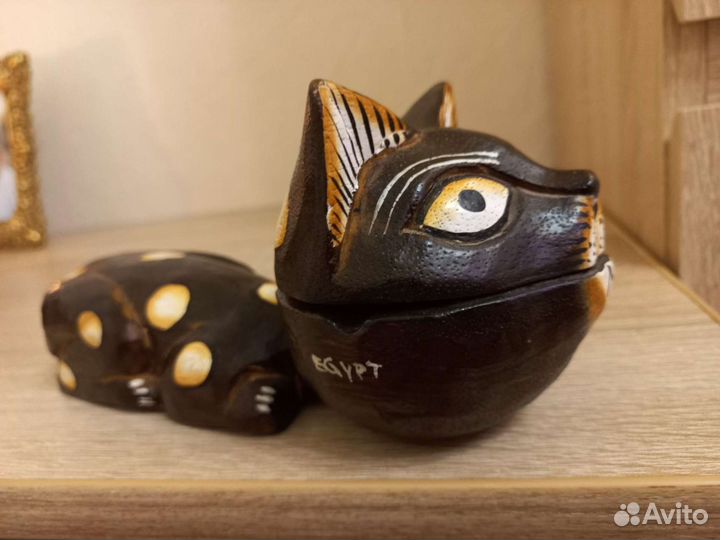 Сувенир кошка из дерева