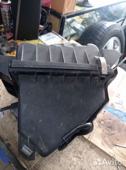 Корпус воздушного фильтра пассат Б-5