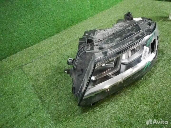 Фара левая Volkswagen Tiguan