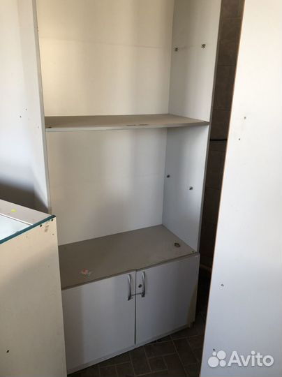 Стеклянный шкаф витрина