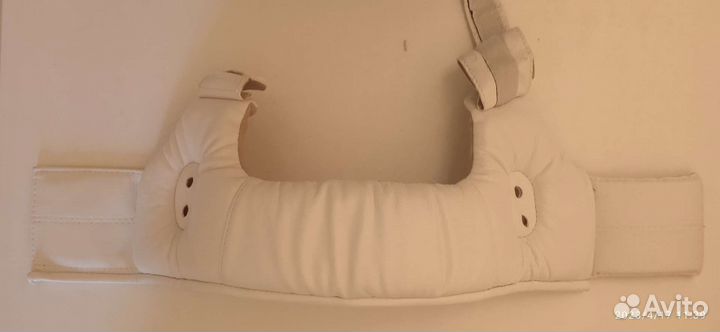 Шлем защитный для единоборств