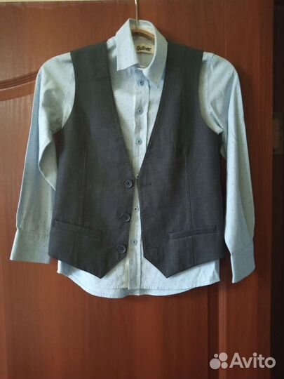 3 рубашки и жилет 