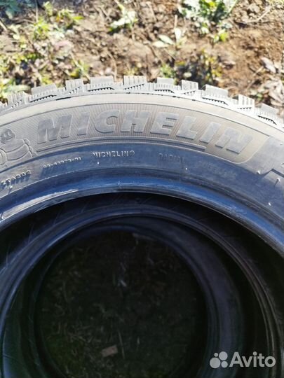 Michelin X-Ice North 4 215/60 R17