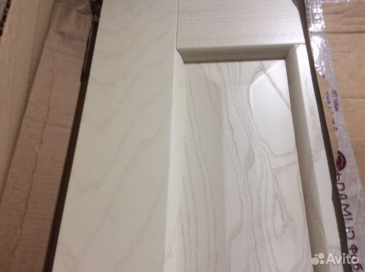 Двери межкомнатные с коробкой новые