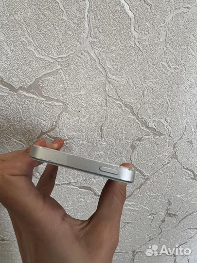 Телефон iPhone 5s