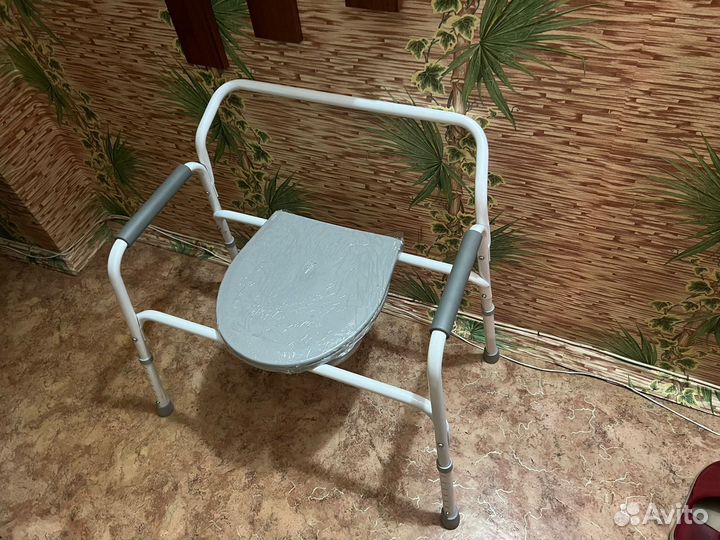 Кресло-туалет инвалидное новое