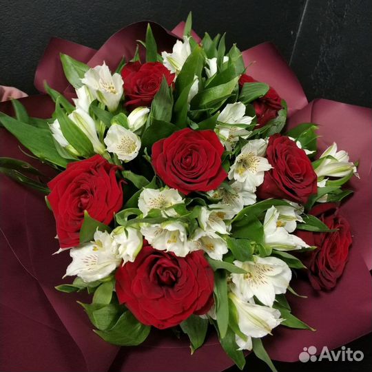 Букет роз, альстромерий