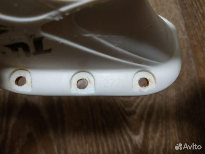 Стаканы для хоккейных коньков Bauer 272 L,R курок