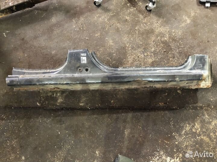 Порог правый Рено логан 1 поколение