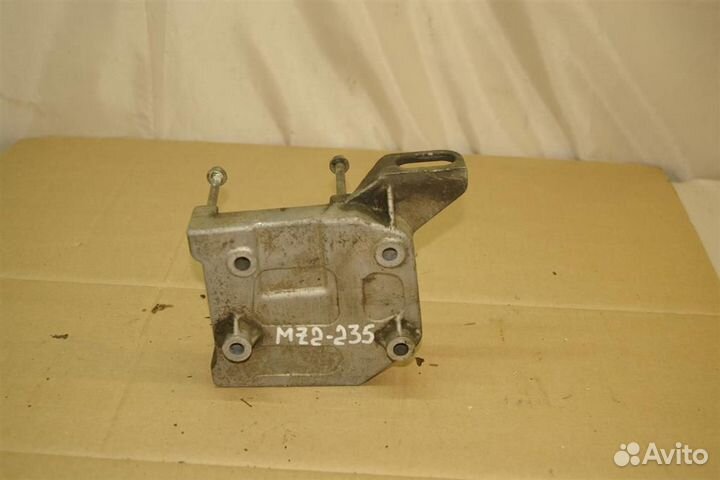 Кронштейн компрессора кондиционера Mazda 626 (GF