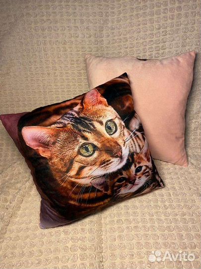 Подушка с котиками