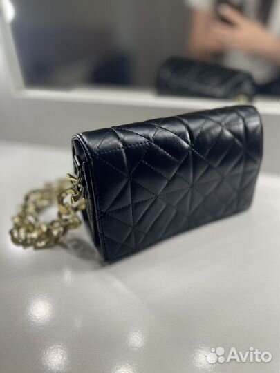 Сумка с цепочкой