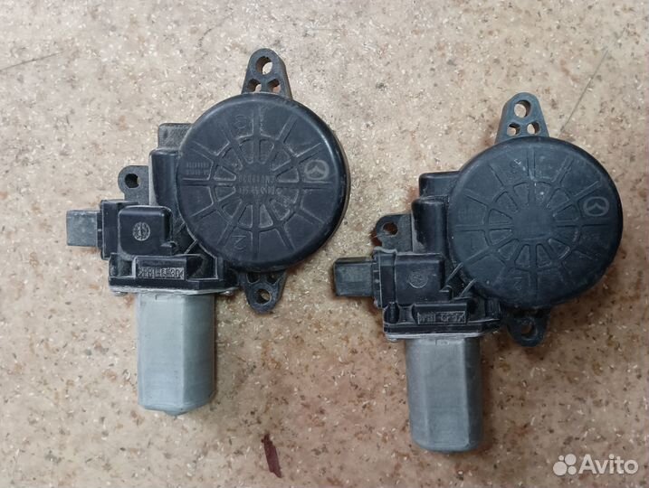 Моторчик стеклоподъемника передний Mazda 3