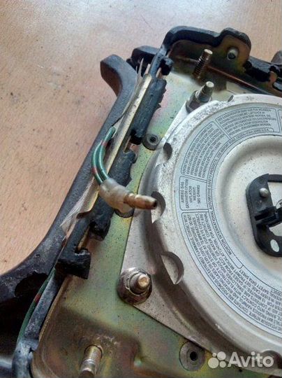 Подушка безопасности в руль Mitsubishi Galant E5