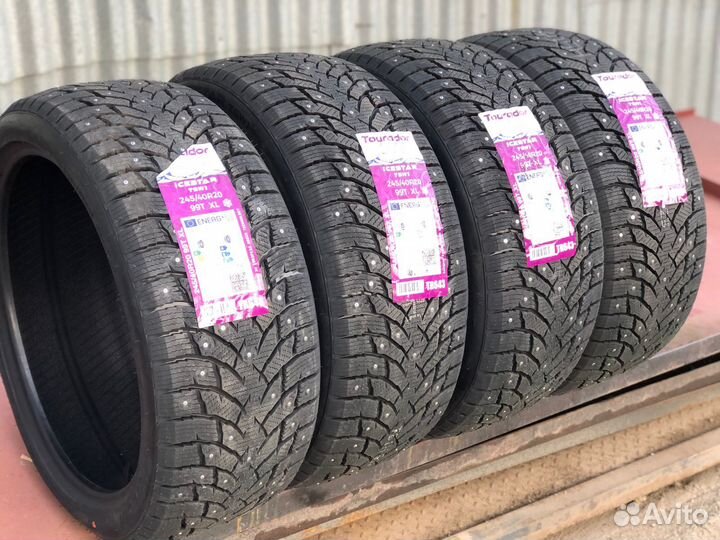 Tourador Ice Star TSW1 245/40 R20